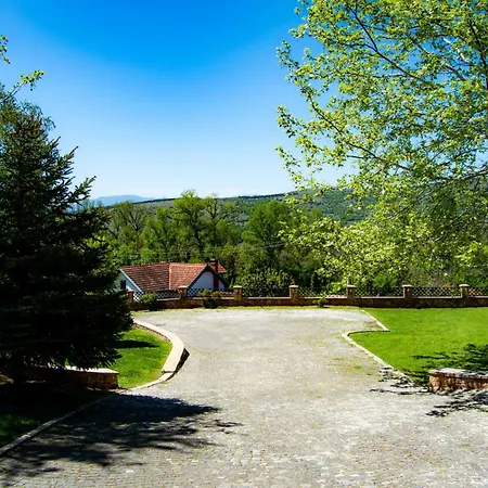 Villa Jana Rustic Wood&stone 14km From Center! Skopje