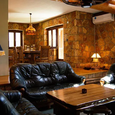 Jana Rustic Wood&stone 11,9km From Center! فيلة